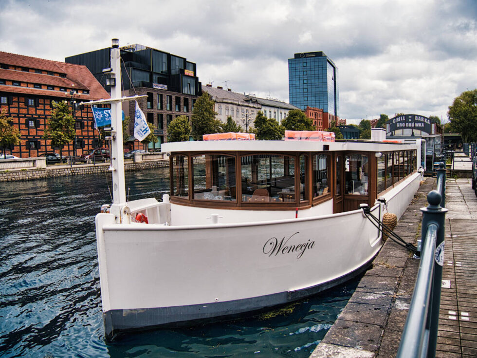„Wenecja” – czyli restauracja na wodzie. Cała wycieczka popłynie, zwiedzi Bydgoszcz i zje lunch