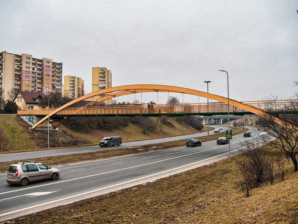Zamknięcie kładki dla pieszych i rowerzystów nad al. Jana Pawła II. Rozpoczyna się remont