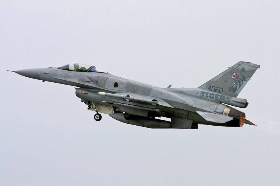 Miliardowy kontrakt bydgoskiego przedsiębiorstwa. Polskie F-16 będą modernizowane w WZL-2