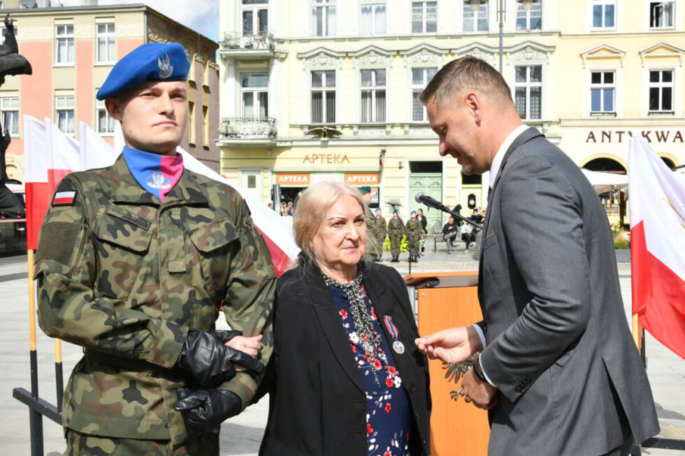 Rocznica ataku ZSRR na Polskę w 1939 roku i Dzień Sybiraka. Bydgoszczanka otrzymała medal „Pro Patria” [ZDJĘCIA]
