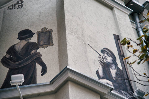 Pola Negri króluje nad ul. Marcinkowskiego. Nowy mural w Śródmieściu [ZDJĘCIA]