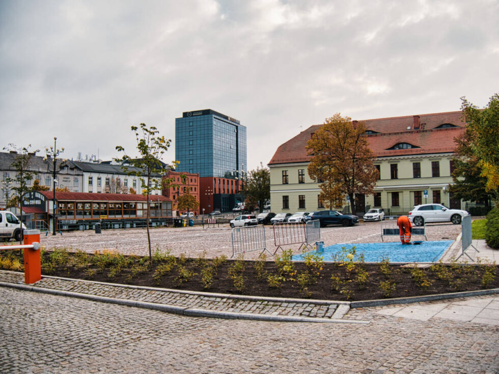 Plac Solny w Bydgoszczy po remoncie. Odsłonięty bruk świadectwem dawnych lat [ZDJĘCIA]