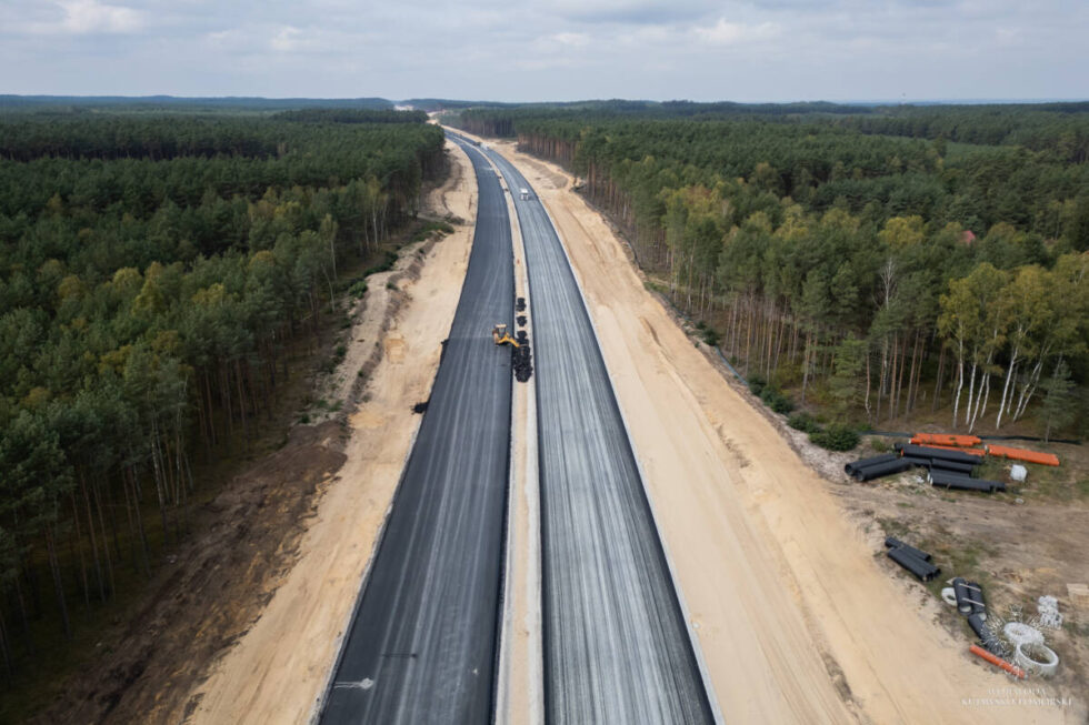 Droga S10 w założonych terminach. Jeden z odcinków ciągle czeka na zgody