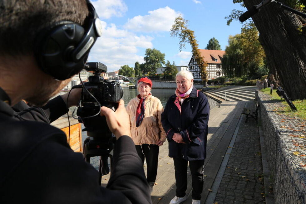 Bydgoscy seniorzy zostali aktorami. Zagrali w profilaktycznym spocie