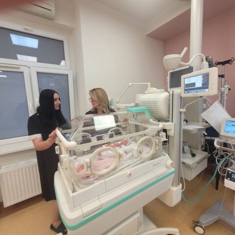 Potrójne szczęście w Szpitalu Klinicznym PBŚ. Mama i trojaczki czują się dobrze