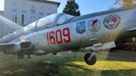 Iskra odnowiona po przyjacielsku. Lotnicza Bydgoszcz pomogła wojskowym z Dęblina