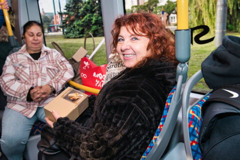 Słodki tramwaj wyjechał na ulice Bydgoszczy. Bimba z rogalami świętomarcińskimi na linii nr 9