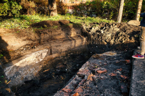 Wykopaliska na terenie po przedszkolu Alf