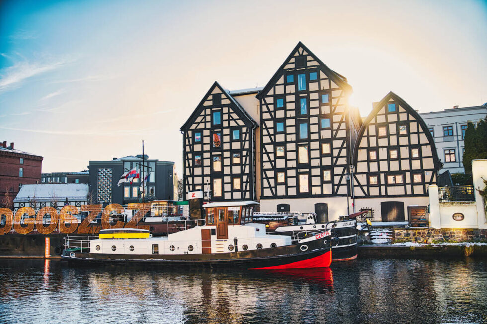 „Certa” zacumowała w centrum miasta. Wspomnienie wodnej przeszłości Bydgoszczy znowu pływa