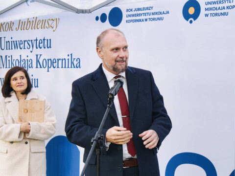 Uroczystość zasadzenia miłorzębu japońskiego z okazji Roku Jubileuszy CM UMK