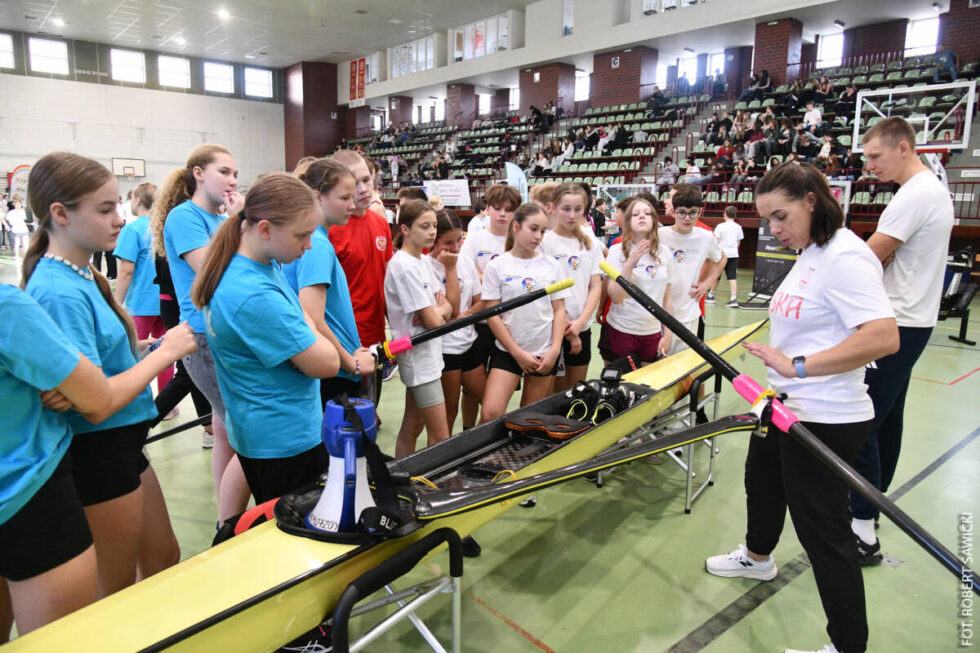Wielka Wioślarska Lekcja WF-u: Mistrzyni w bydgoskiej szkole zachęcała do treningów na wodzie