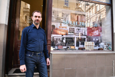 Bydgoski Zakład Optyczny przy ul. Gdańskiej ma 80 lat. Założył go legendarny Bernard Mroziński