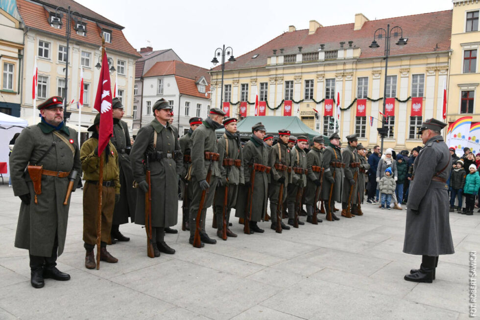 Narodowe Święto Niepodległości w Bydgoszczy. Koncerty, festyny, biegi i rajdy. Uroczystości na Starym Rynku