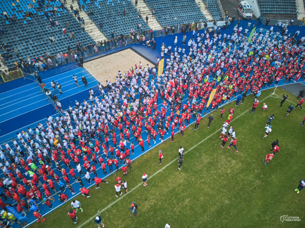 Rekordowy Bydgoski Bieg Niepodległości. Bydgoszczanie biegali i jechali na rowerach w biało-czerwonych barwach [ZDJĘCIA]