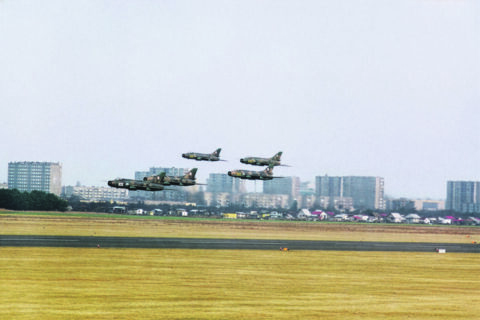 Tak kiedyś było w Bydgoszczy – pożegnalny przelot samolotów Su-20