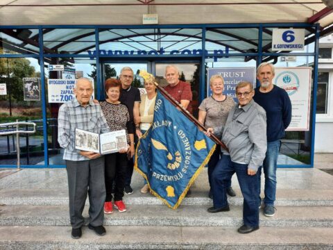 Są z „Kobry”. Robili buty dla premiera i piłkarzy z reprezentacji Kazimierza Górskiego. Zakład nie istnieje ponad 30 lat, a oni nie zapomnieli o sobie