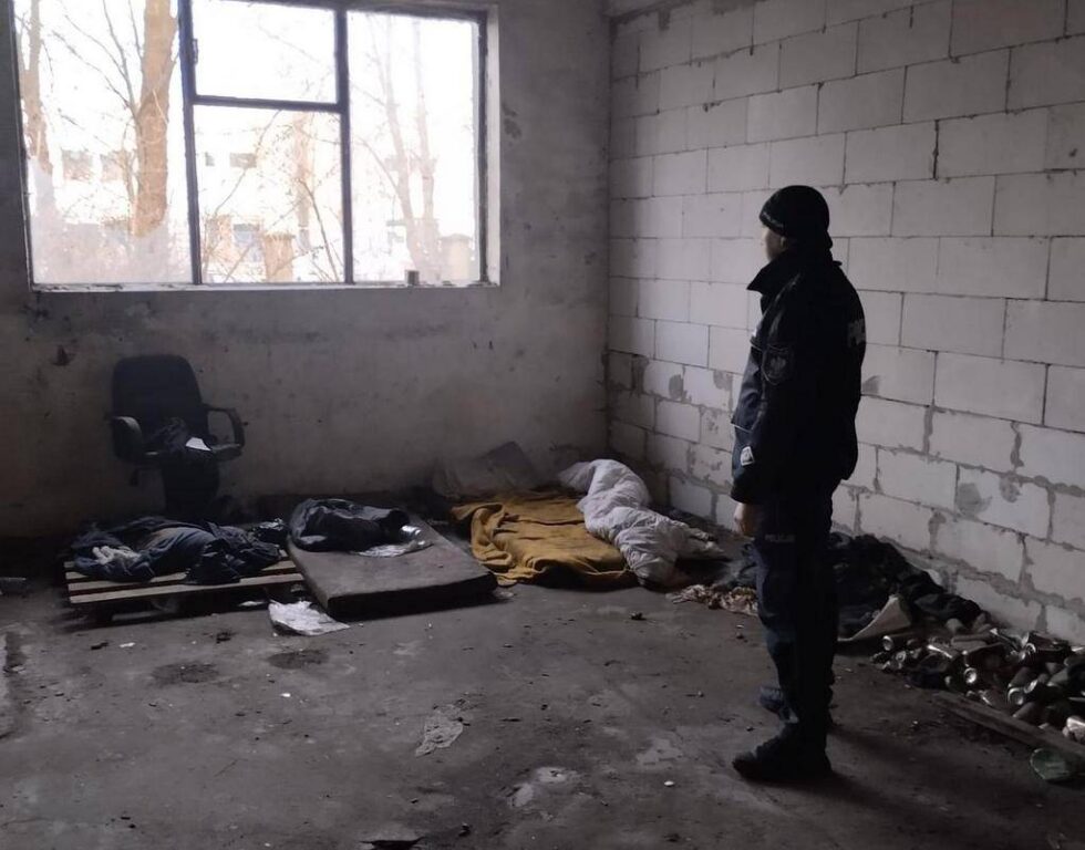 Uwaga – mróz zawsze niebezpieczny dla osób dotkniętych bezdomnością. Policja apeluje – nie bądź obojętny