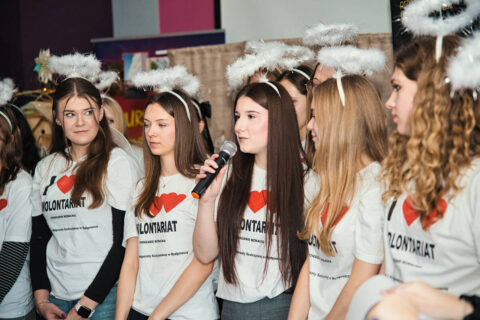 Anioły w Wojewódzkim Szpitalu Dziecięcym w Bydgoszczy. Świąteczna inicjatywa dla małych pacjentów