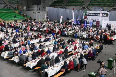 Miejska Wigilia. Tysiąc dwustu bydgoszczan na świątecznym, tradycyjnym poczęstunku