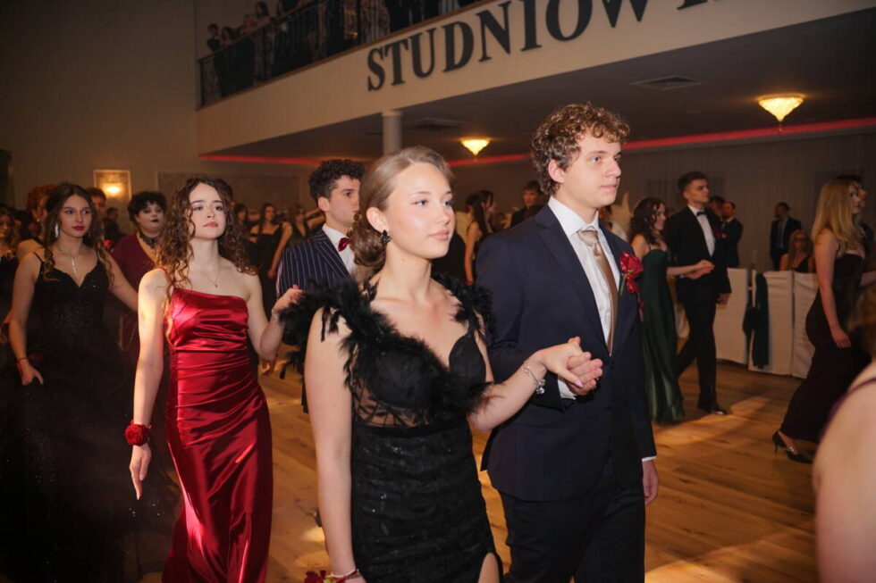 Studniówki 2026 w Bydgoszczy. Wielki bal maturzystek i maturzystów VI Liceum Ogólnokształcącego [ZDJĘCIA]