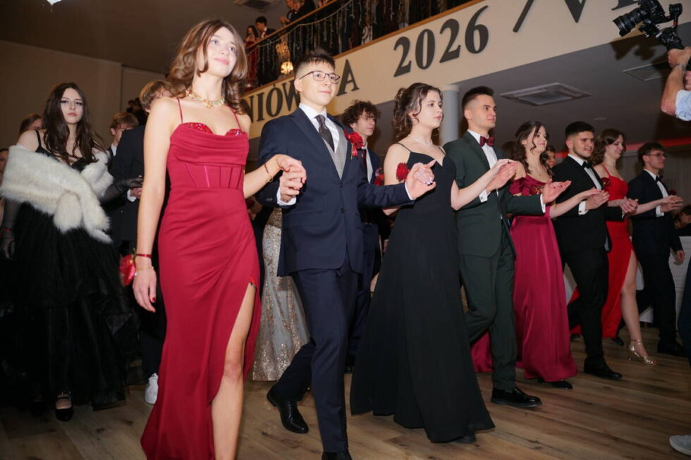 Studniówki 2026 w Bydgoszczy. Wielki bal maturzystek i maturzystów VI Liceum Ogólnokształcącego [ZDJĘCIA]
