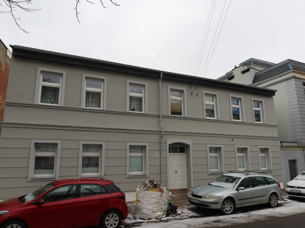 Przy Leszczyńskiego zrobiło się estetycznie. Kolejna kamienica wyremontowana na Szwederowie [ZDJĘCIA]