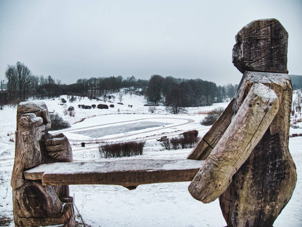 Zima w Myślęcinku. Bez wyciągu, ale można zjeżdżać bezpłatnie. Polecamy spacery, wizyty w Lumina Parku i zoo [ZDJĘCIA]