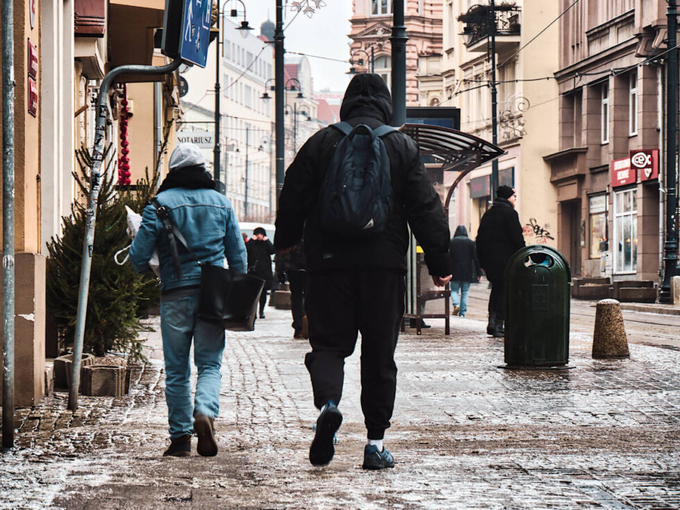 Uwaga! Najpierw odwilż, a potem oblodzenie. Jest ślisko na chodnikach i ulicach