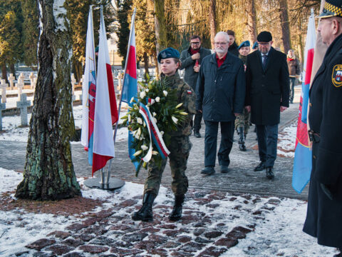 Złożenie kwiatów na Cmentarzu Bohaterów Bydgoszczy
