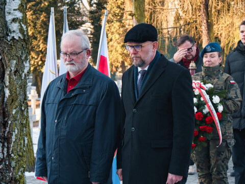 Złożenie kwiatów na Cmentarzu Bohaterów Bydgoszczy