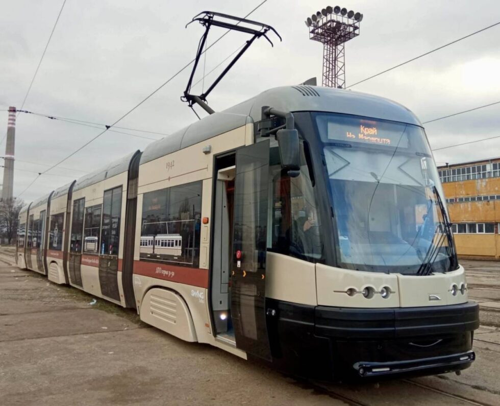 Tramwaj z PESY w pięknej, historycznej szacie na ulicach Sofii. 125-lecie tramwajów w stolicy Bułgarii [ZDJĘCIA]