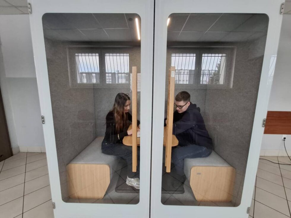 Kabiny ciszy pomagają w koncentracji w Bydgoskim Zakładzie Doskonalenia Zawodowego