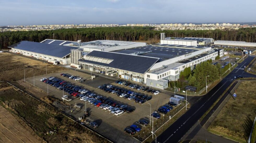Hanplast coraz bardziej zielony – jedna z największych w Europie dachowych instalacji fotowoltaicznych