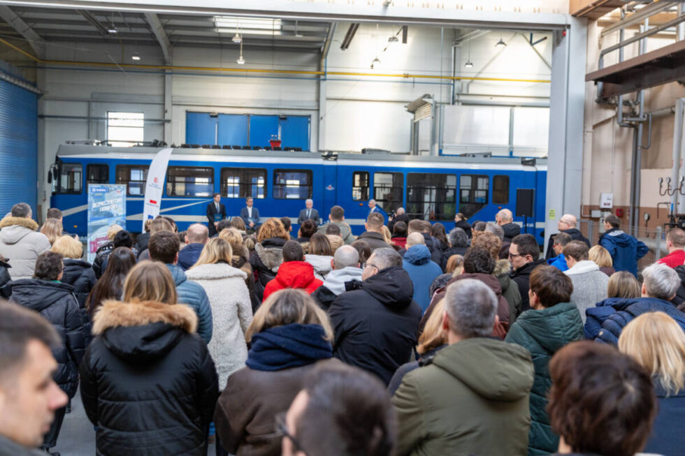 PESA dostarcza tramwaje do Krakowa. Pojadą nawet przy nieczynnej trakcji