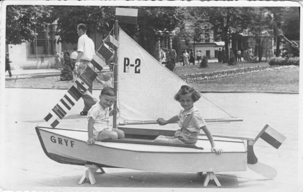 „Nasi rodzice dbali o to” – fotograficzne wspomnienia z dzieciństwa. Bydgoszcz rok 1955 i później [ZDJĘCIA]