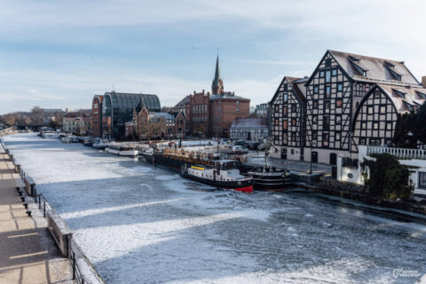 Uwaga - coraz więcej lodu i wysoka woda na Brdzie. Możliwe przekroczenie stanu ostrzegawczego
