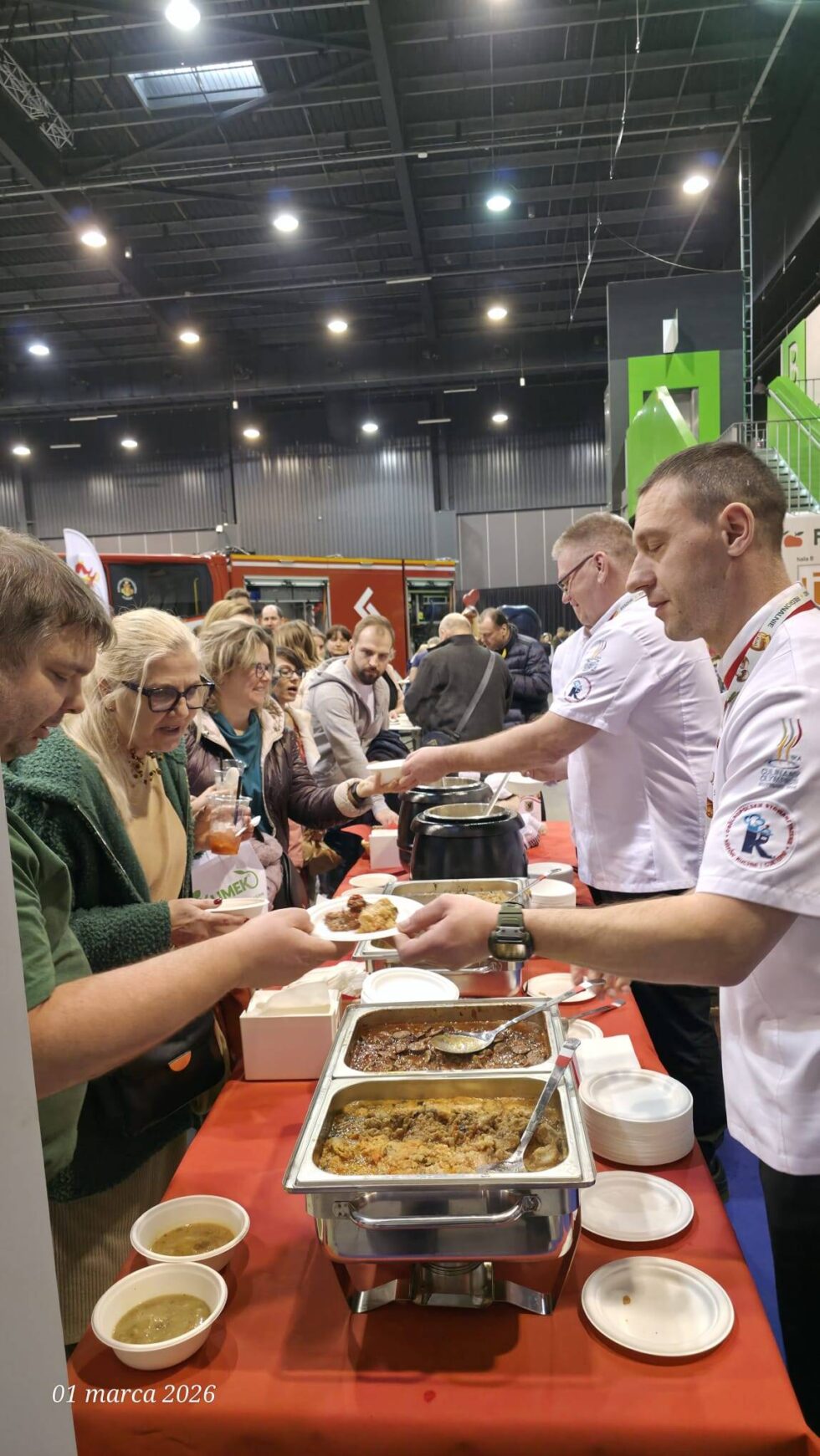 Wojskowi kucharze z Bydgoszczy ciągle w formie: „Niezmienny przez lata smak wojskowej grochówki”