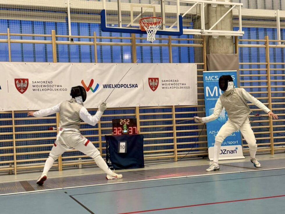 Bydgoski florecista wicemistrzem Polski. Kamil Tomeczek sam jest młodzieżowcem, a już trenuje najmłodszych adeptów