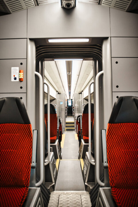 Przekazanie 100. pojazdu PESA dla České dráhy