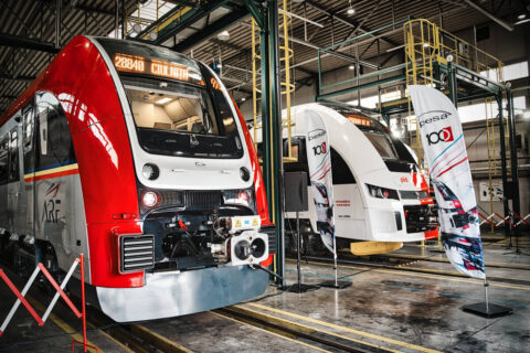 Przekazanie 100. pojazdu PESA dla České dráhy