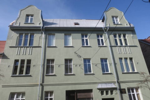 Kamienica Feliksa Stamma na Okolu odnowiona. Legendarny szkoleniowiec mieszkał tam z rodziną [ZDJĘCIA]