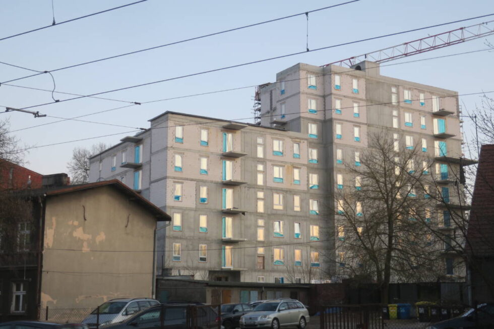 Setki nowych mieszkań na Wilczaku. Osiedle powstaje na dawnym terenie Fabryki Obrabiarek do Drewna