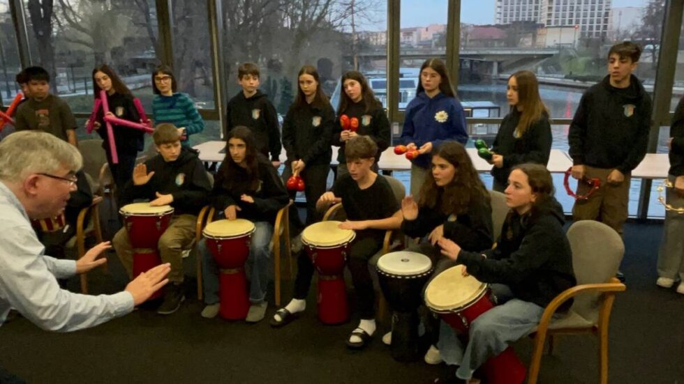 Włoscy uczniowie zwiedzają Bydgoszcz. Ich nauczyciele łapią się za głowy w nowym kampusie Akademii Muzycznej