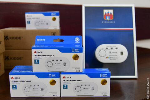 Setki czujników tlenku węgla dla mieszkańców - już trafiają do Bydgoszczan [WIDEO]