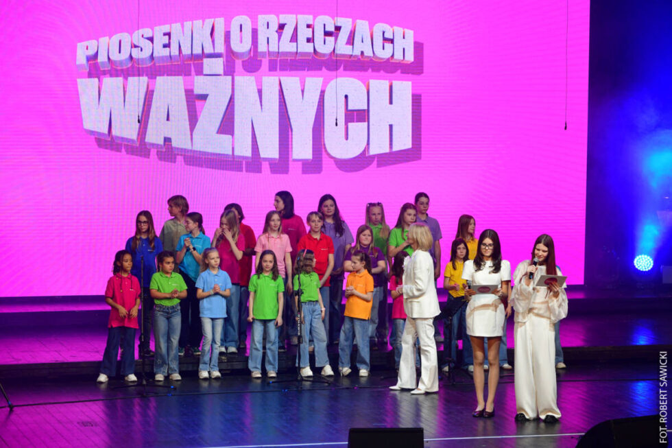 Piosenki o rzeczach ważnych – śpiewały dzieci i młodzież w Operze Nova [ZDJĘCIA]