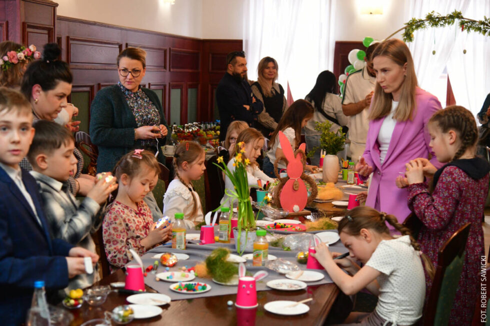 Dzieci narysowały dla swego miasta wielkanocne kartki. Nagrody dla autorów najciekawszych rysunków