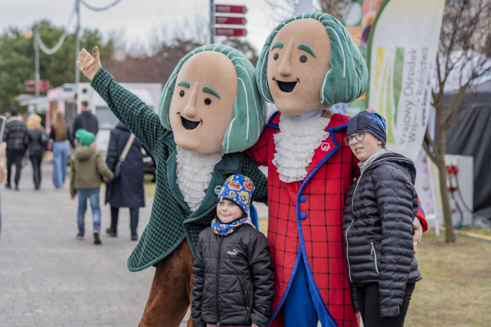 Akademicki Jarmark Wielkanocny na Politechnice Bydgoskiej. Fordon ruszył do kampusu uczelni [ZDJĘCIA]