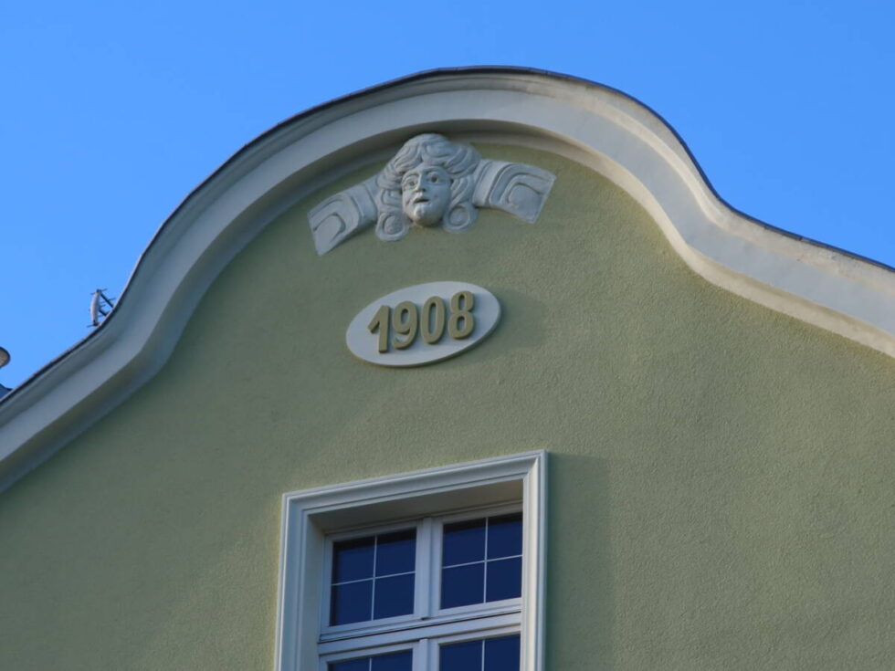 Na Szwederowie wyremontowano kolejne dwie kamienice z początku XX wieku. Zobaczcie, jakie mają piękne zdobienia [ZDJĘCIA]