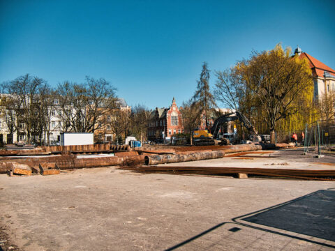 Prace na Skwerze Leszka Białego