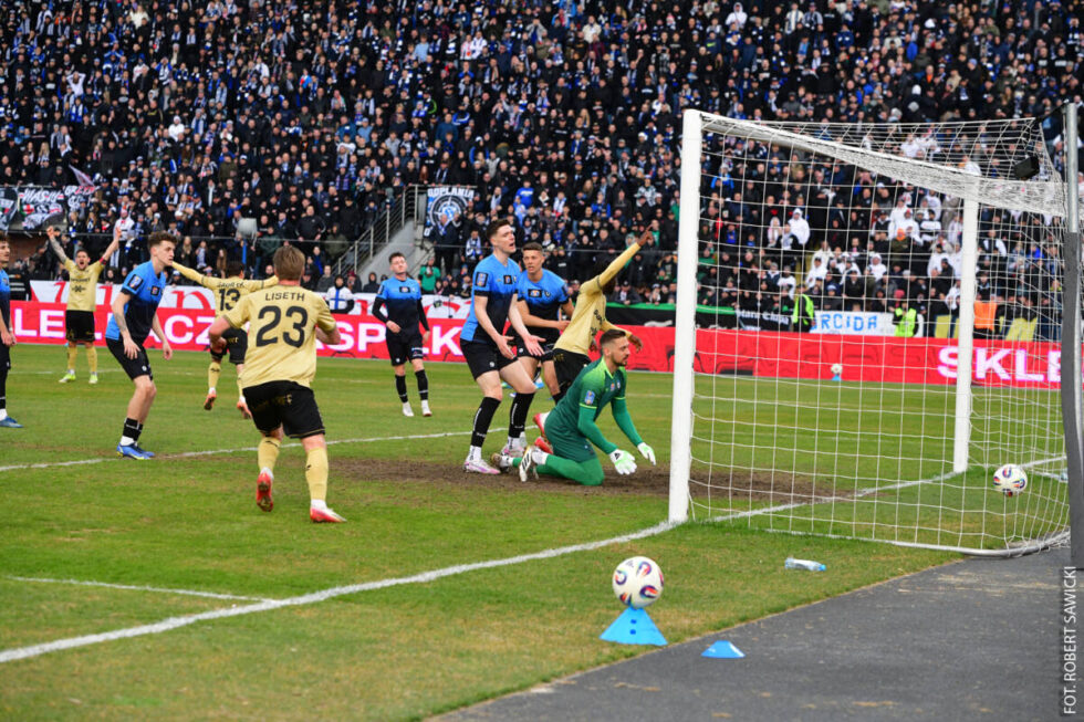 Zawisza Bydgoszcz – Górnik Zabrze. Piłkarskie widowisko godne półfinału Pucharu Polski [ZDJĘCIA]
